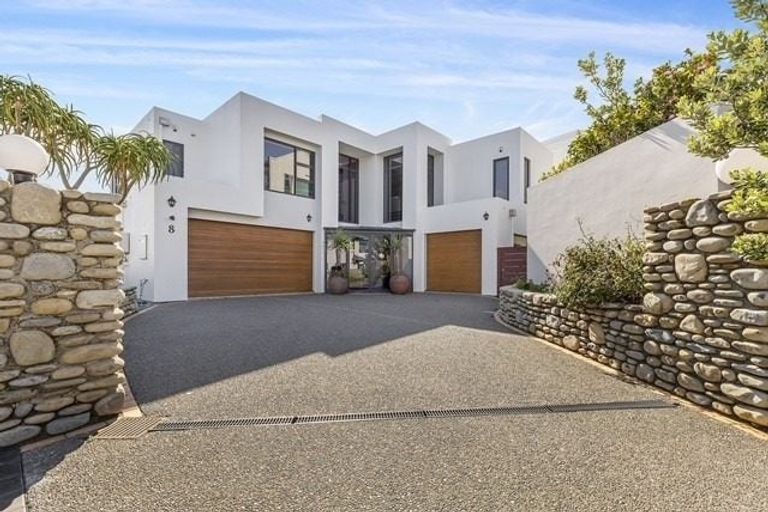 Photo of property in 8 Bunker Way, Strathmore Park, Wellington, 6022