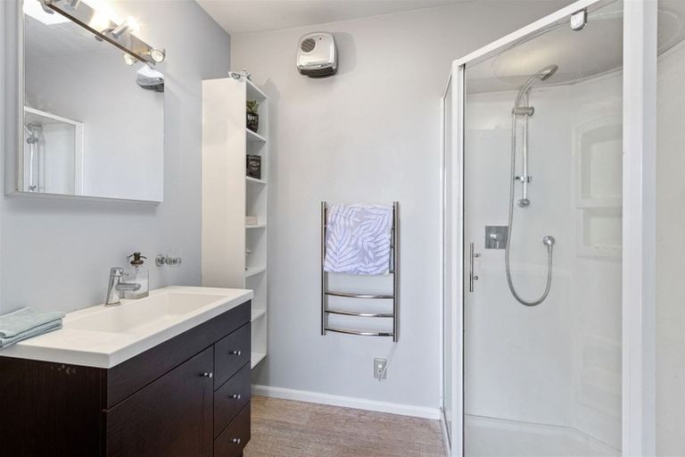 Photo of property in 8 Mappleton Avenue, Burnside, Christchurch, 8053