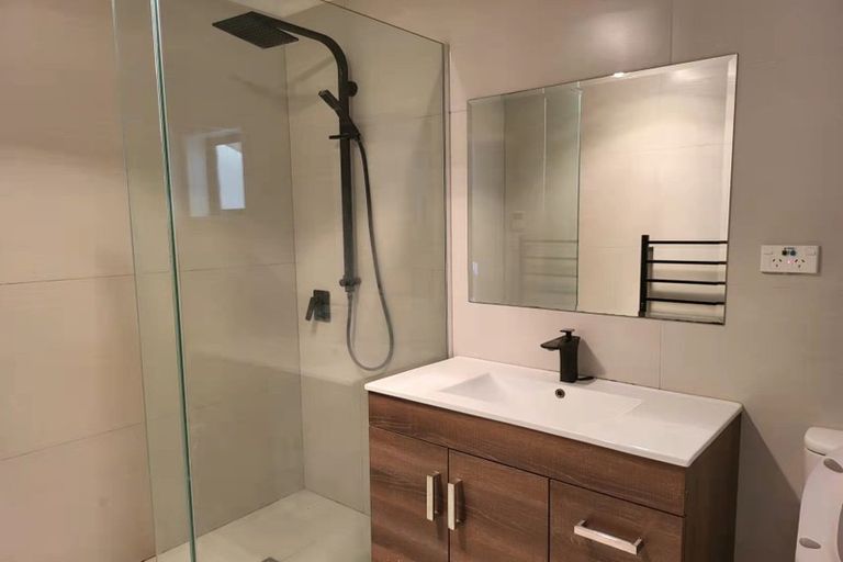 Photo of property in 81 College Road, Northcote, Auckland, 0627