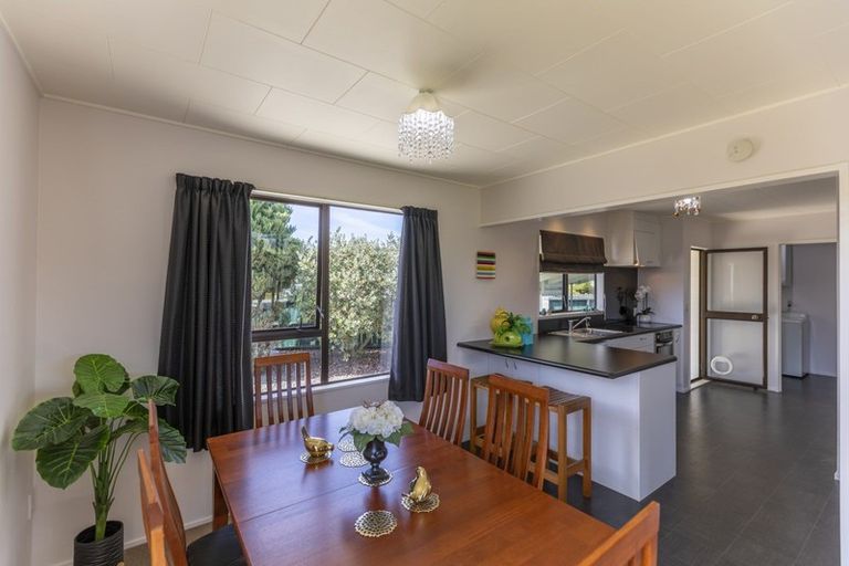 Photo of property in 7 Latham Stubbs Crescent, Waipawa, 4210