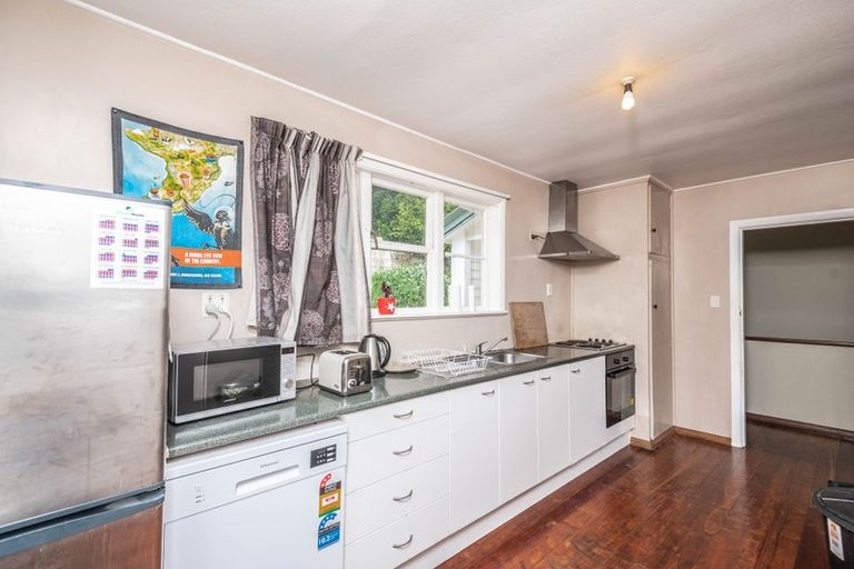 Photo of property in 21 Montgomery Avenue, Karori, Wellington, 6012