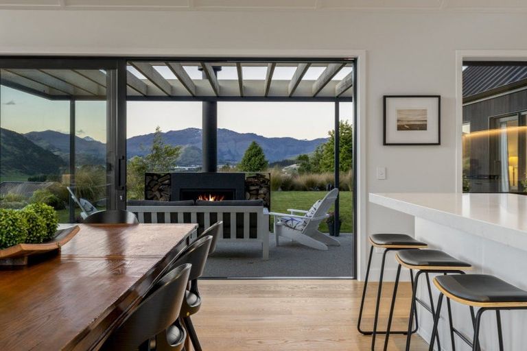 Photo of property in 1 Chimney Lane, Jacks Point, Queenstown, 9371