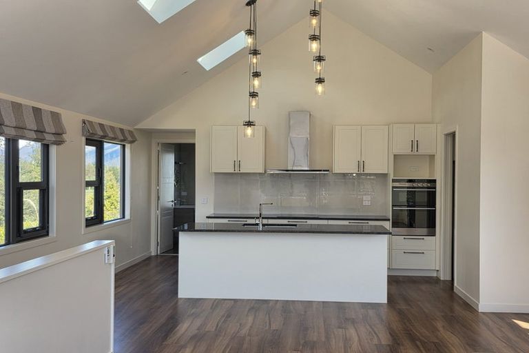 Photo of property in 26 Soudley Court, Jacks Point, Queenstown, 9371