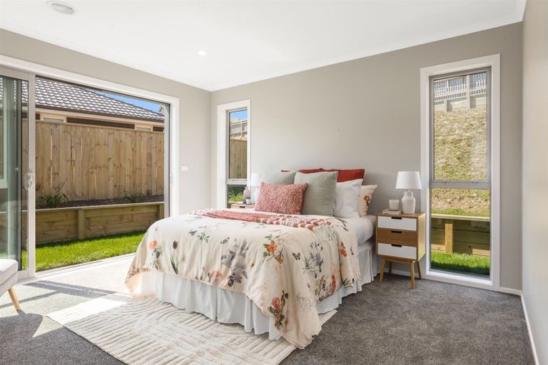 Photo of property in 20 Rotorua Grove, Aotea, Porirua, 5024