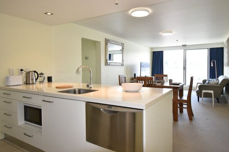Photo of property in The Capital, 15/370 Oriental Parade, Oriental Bay, Wellington, 6011
