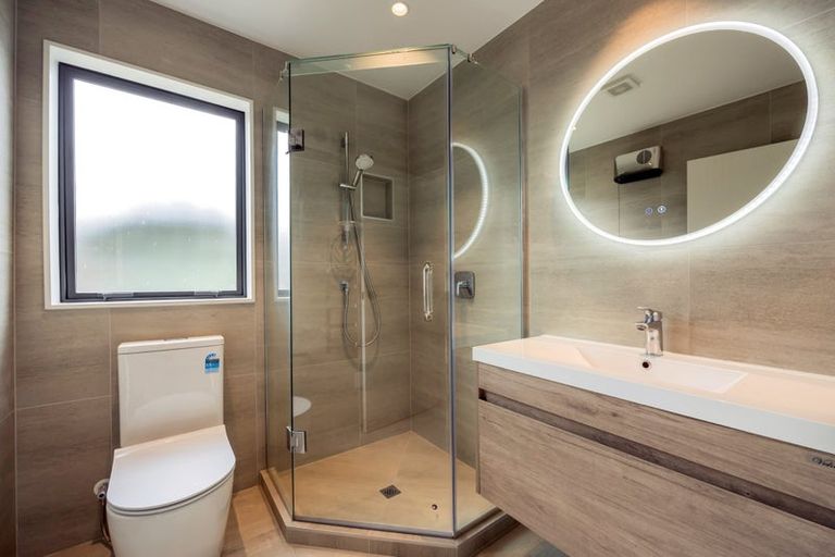 Photo of property in 40f Evelyn Place, Hillcrest, Auckland, 0627