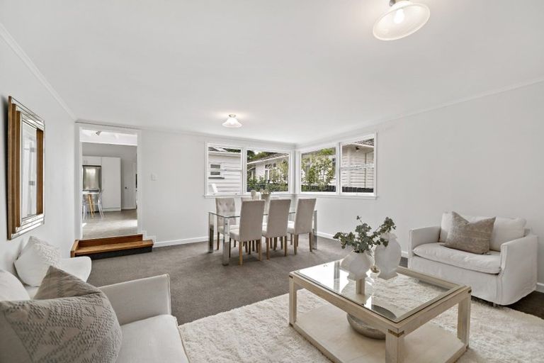 Photo of property in 24 Alberta Street, Point Chevalier, Auckland, 1022
