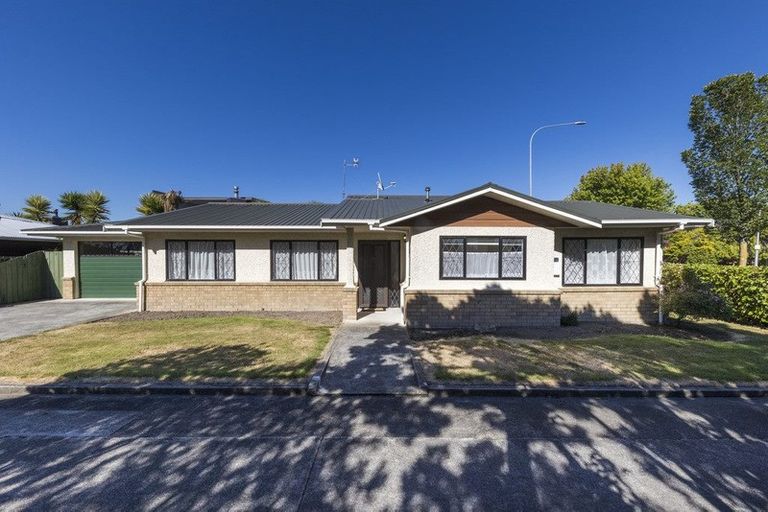 Photo of property in 432 College Street, Hokowhitu, Palmerston North, 4410