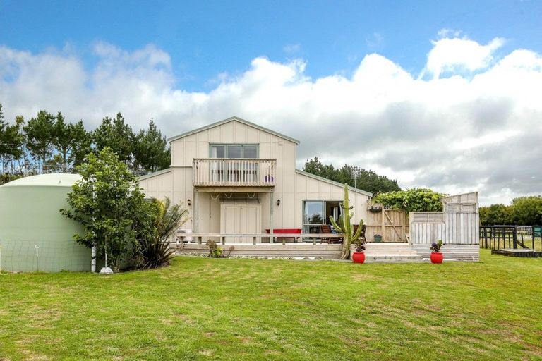 Photo of property in 595 Inland Road North, Onaero, Waitara, 4383