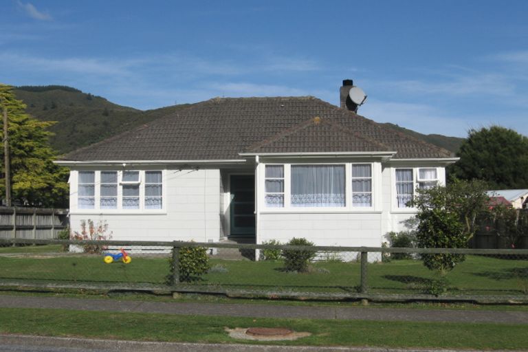 Photo of property in 42 Fleet Street, Naenae, Lower Hutt, 5011