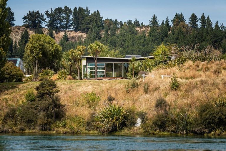 Photo of property in 10 Bridgewater Terrace, Albert Town, Wanaka, 9305