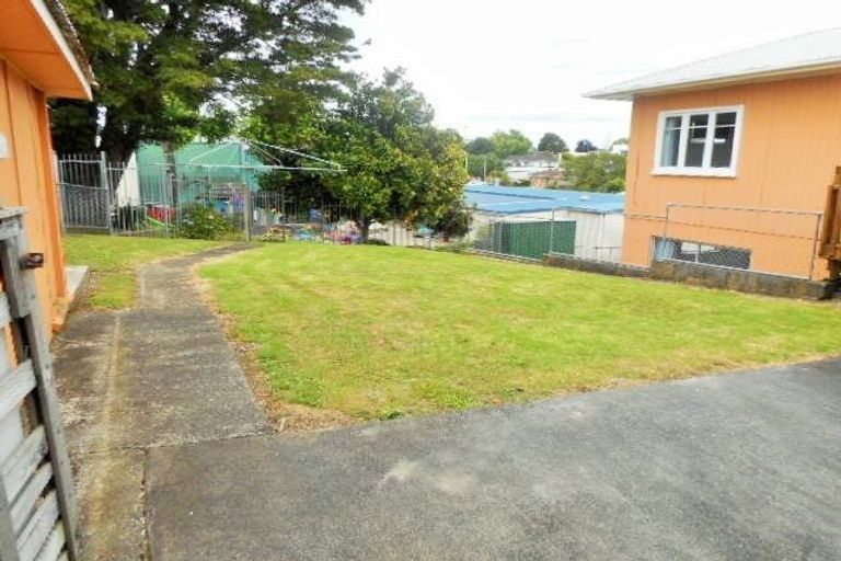 Photo of property in 1/18 Coles Crescent, Papakura, 2110