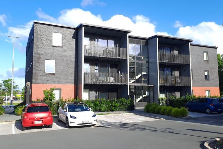 Photo of property in 201/36c Greenslade Crescent, Northcote, Auckland, 0627