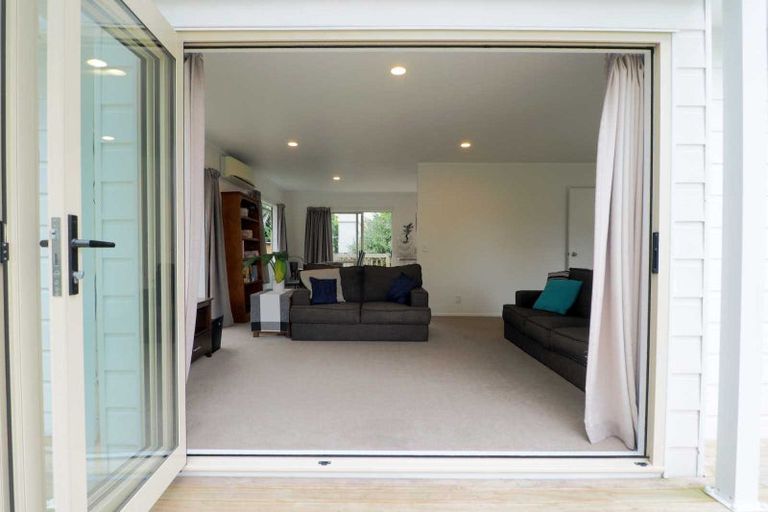 Photo of property in 50a Kitchener Road, Waiuku, 2123