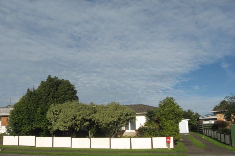 Photo of property in 105 Cascades Road, Pakuranga Heights, Auckland, 2010