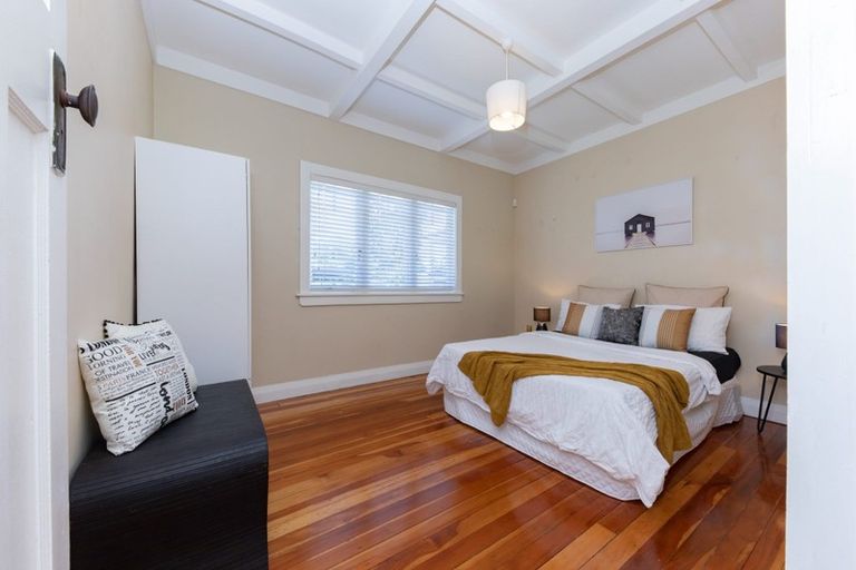 Photo of property in 379b West Coast Road, Glen Eden, Auckland, 0602