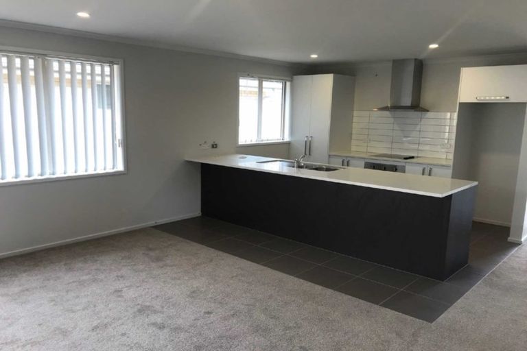Photo of property in 15 Perla Road, Pukekohe, 2120