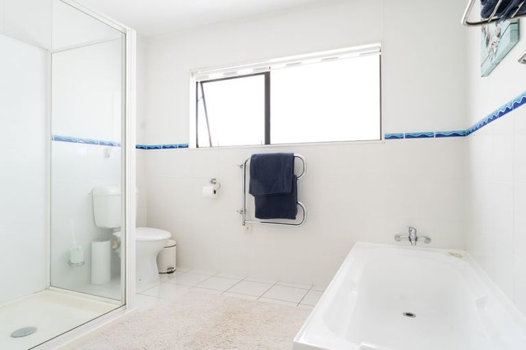 Photo of property in 14 Ronald Woolf Place, Churton Park, Wellington, 6037