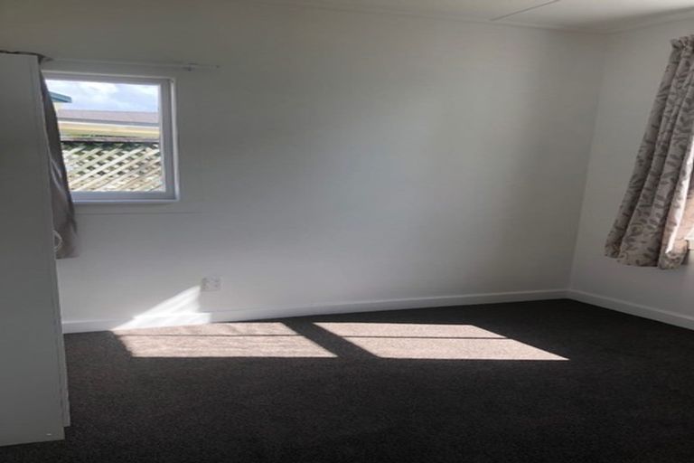 Photo of property in 15 Paritutu Road, Spotswood, New Plymouth, 4310