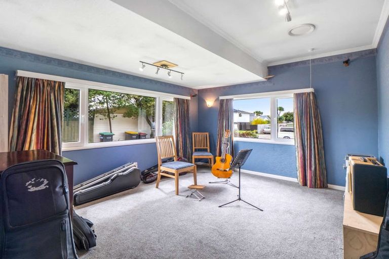 Photo of property in 15 Cleveland Street, Edgeware, Christchurch, 8013