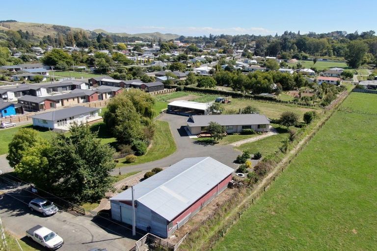 Photo of property in 37 Guy Street, Waipawa, 4210