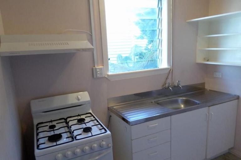 Photo of property in 2/28 Grant Road, Thorndon, Wellington, 6011