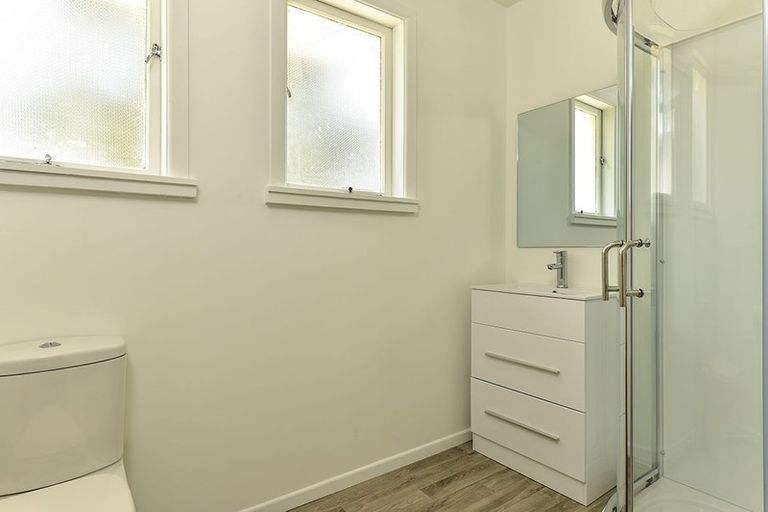 Photo of property in 83 Farquhar Road, Glendene, Auckland, 0602