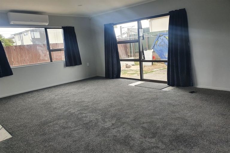 Photo of property in 2/6 Woodside Road, Manurewa, Auckland, 2102