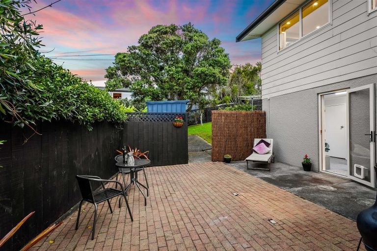 Photo of property in 84 Waitea Road, Muriwai, Waimauku, 0881