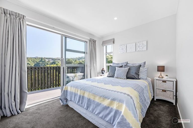 Photo of property in 37 Pekanga Road, Normandale, Lower Hutt, 5010