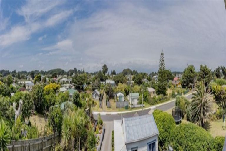 Photo of property in 103 Rua Avenue, Waitarere Beach, Levin, 5510