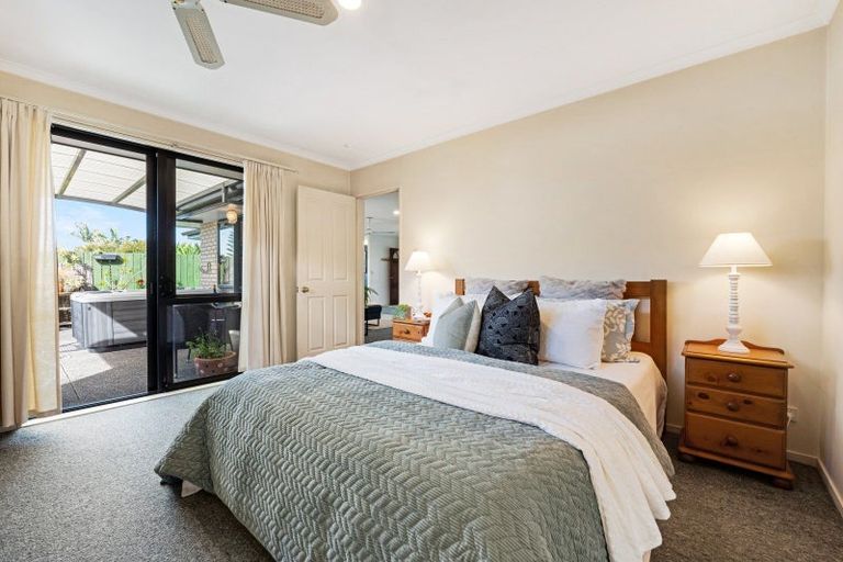 Photo of property in 17 Ruze Vida Drive, Massey, Auckland, 0614