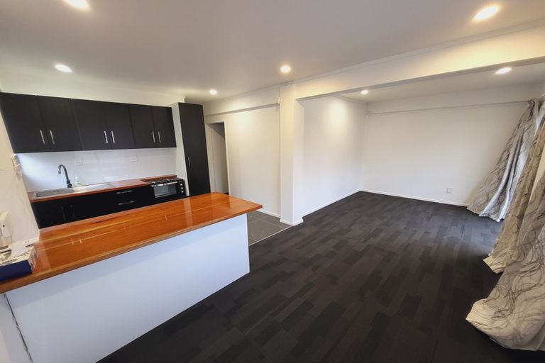 Photo of property in 5 Melia Grove, Goodwood Heights, Auckland, 2105