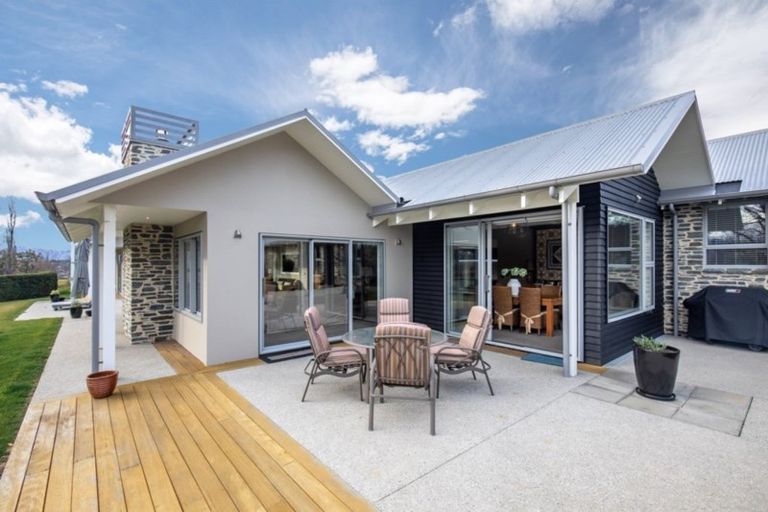 Photo of property in 9 Hollyhock Lane, Wanaka, 9305