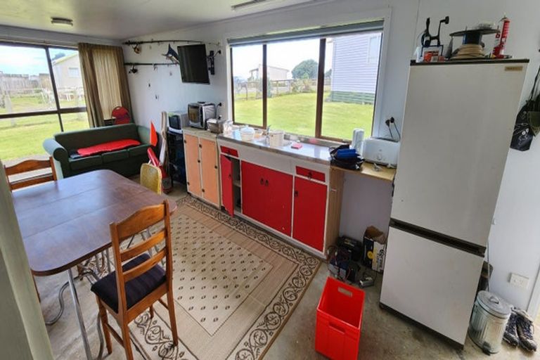 Photo of property in 1 Point Road, Mokau, 4376