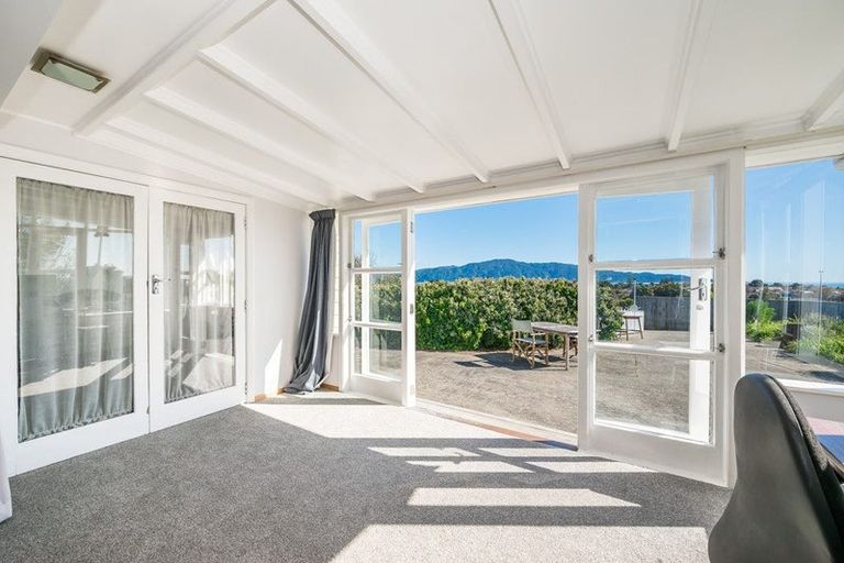 Photo of property in 23 Percival Road, Paraparaumu Beach, Paraparaumu, 5032