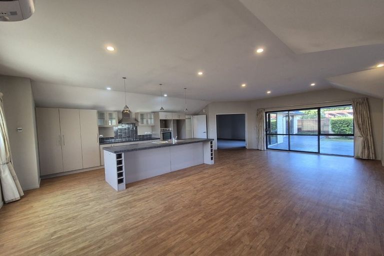 Photo of property in 29 Foresters Crescent, Parklands, Christchurch, 8083