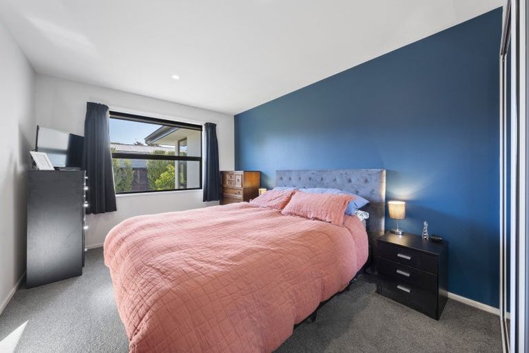 Photo of property in 2/8 Hurst Place, Parklands, Christchurch, 8083