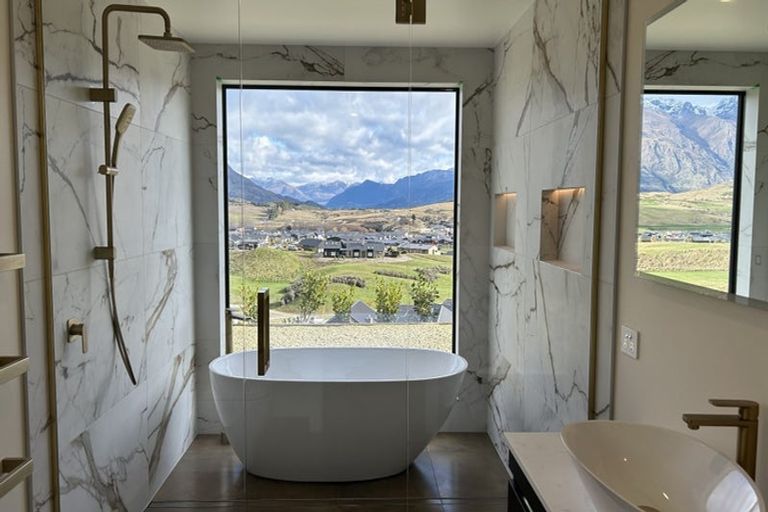 Photo of property in 107 Spur Ridge Rise, Jacks Point, 9371