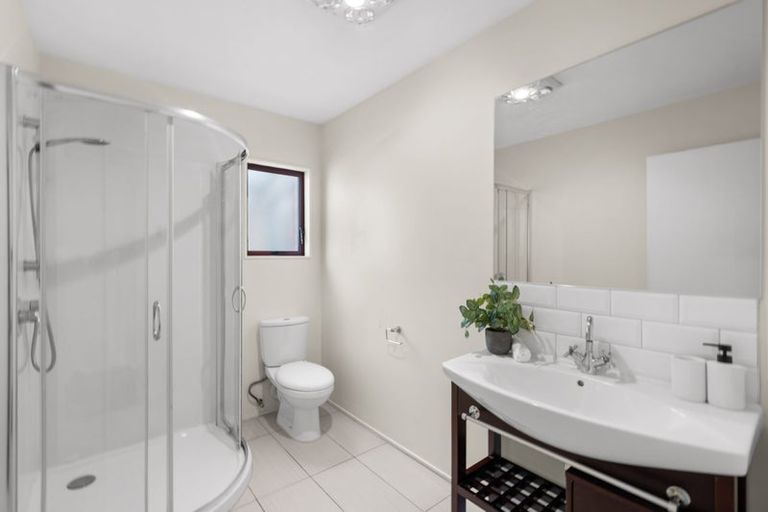 Photo of property in 37 Burnside Crescent, Burnside, Christchurch, 8053