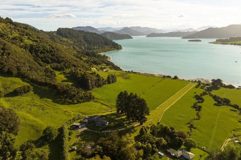 Photo of property in 5564 Kenepuru Road, Waitaria Bay, Picton, 7282
