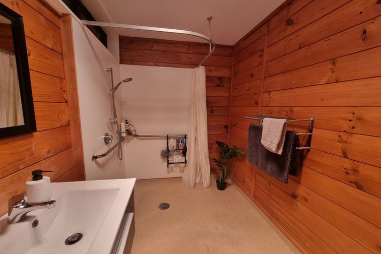 Photo of property in 6 Edmund Lomas Grove, Birchville, Upper Hutt, 5018