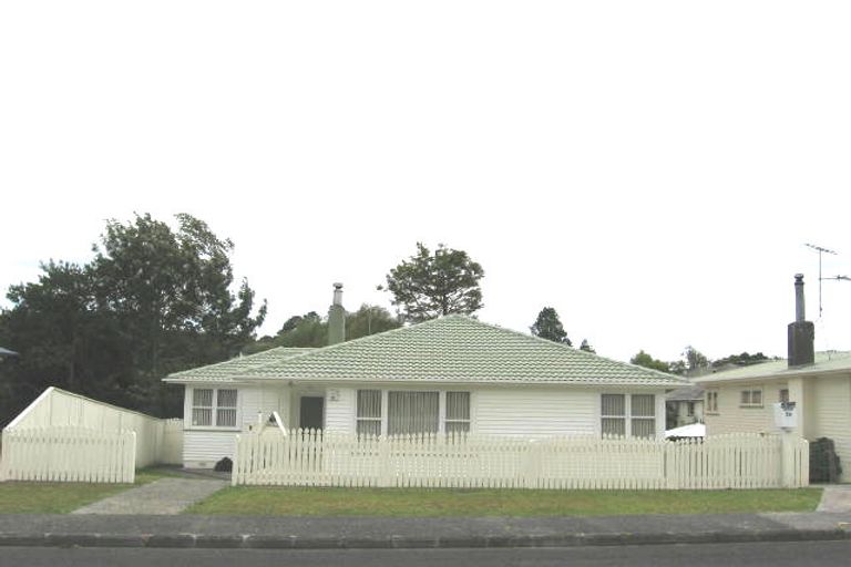 Photo of property in 2/5 Woodstock Road, Forrest Hill, Auckland, 0620