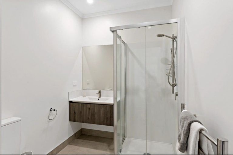 Photo of property in 11/2 Warrant Officer Lane, Hobsonville, Auckland, 0616