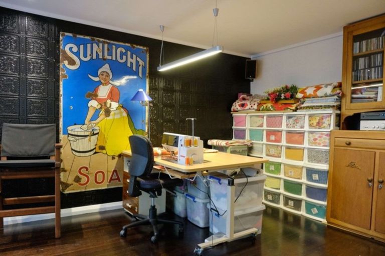 Photo of property in 5 Gill Road, Lowry Bay, Lower Hutt, 5013