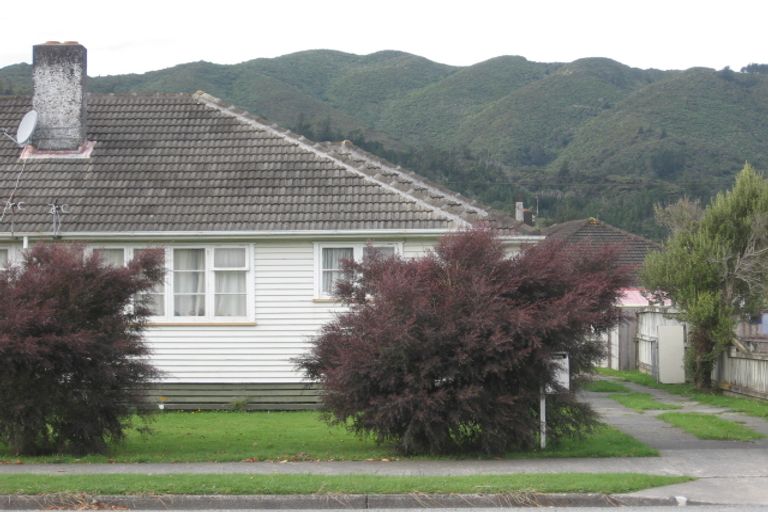 Photo of property in 266 Naenae Road, Naenae, Lower Hutt, 5011