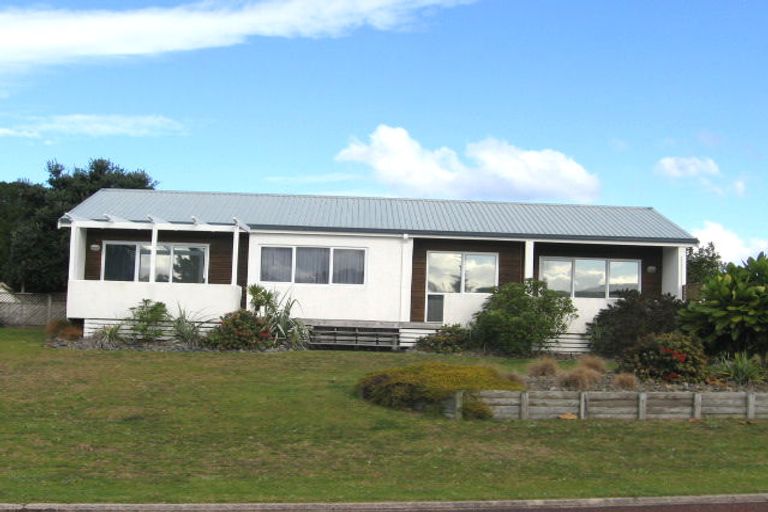 Photo of property in 2 Claxton Avenue, Pauanui, Hikuai, 3579