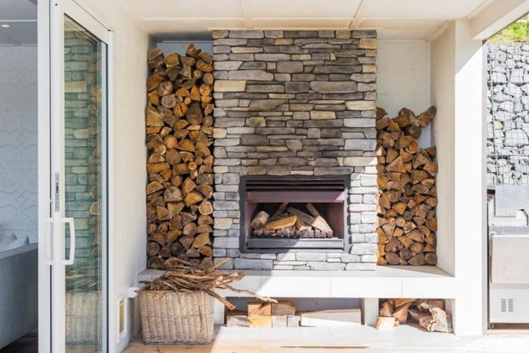 Photo of property in 31 Brick Bay Drive, Sandspit, Warkworth, 0982