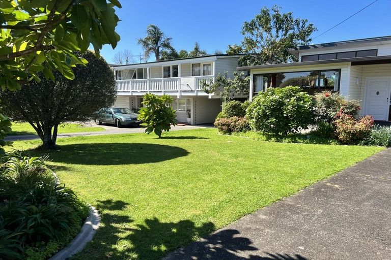 Photo of property in 239 Forrest Hill Road, Forrest Hill, Auckland, 0620