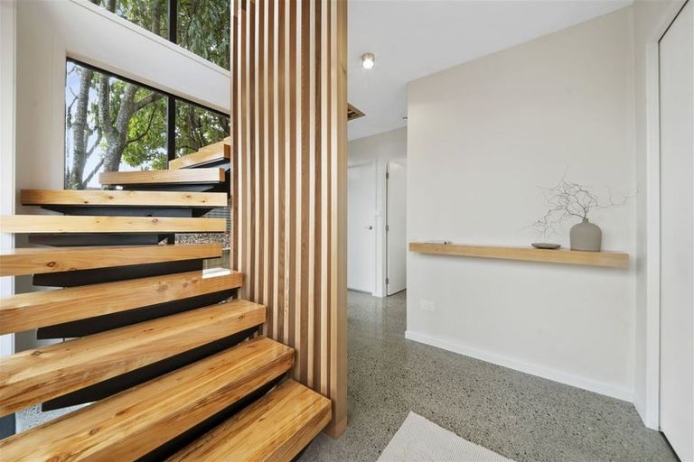 Photo of property in 1/6 Princes Street, Northcote Point, Auckland, 0627